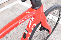 PINARELLO 2025 2024 ROADBIKE F5 DISK F5DISK SHIMANO ULTEGRA R8100 Di2 12s E320 FURIOUS RED ピナレロ 2025年モデル 2024年モデル ロードバイク エフファイブディスク シマノ 電動 アルテグラ 12スピード 完成車 ヒュリアス レッド 3