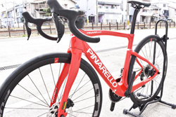 PINARELLO 2025 2024 ROADBIKE F5 DISK F5DISK SHIMANO ULTEGRA R8100 Di2 12s E320 FURIOUS RED ピナレロ 2025年モデル 2024年モデル ロードバイク エフファイブディスク シマノ 電動 アルテグラ 12スピード 完成車 ヒュリアス レッド 2