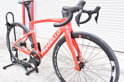 PINARELLO 2025 2024 ROADBIKE F5 DISK F5DISK SHIMANO 105 R7100 12s E320 FURIOUS RED ピナレロ 2025年モデル 2024年モデル ロードバイク エフファイブディスク シマノ 12スピード 完成車 ヒュリアス レッド 詳細