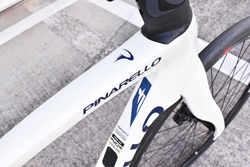 PINARELLO 2025 2024 ROADBIKE F5 DISK F5DISK SHIMANO ULTEGRA R8100 Di2 12s E321 FURIOUS WHITE ピナレロ 2025年モデル 2024年モデル ロードバイク エフファイブディスク シマノ 電動 アルテグラ 12スピード 完成車 ヒュリアス ホワイト 2