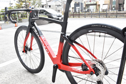 PINARELLO 2025 2024 ROADBIKE F7 DISK F7DISK SHIMANO ULTEGRA Di2 R8100 12s E311 FASTEST RED MOST ULTRAFAST WHEEL ピナレロ 2025年モデル 2024年モデル ロードバイク エフセブンディスク シマノ 電動 アルテグラ 12スピード 完成車 ファステスト レッド 4