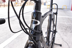 PINARELLO 2025 2024 ROADBIKE RAZHA DISK RAZHADISK T600 SHIMANO 105 R7100 12s E420 SHINY BLACK ピナレロ 2025年モデル 2024年モデル ロードバイク ラザディスク シマノ 12スピード 完成車 シャイニーブラック 詳細